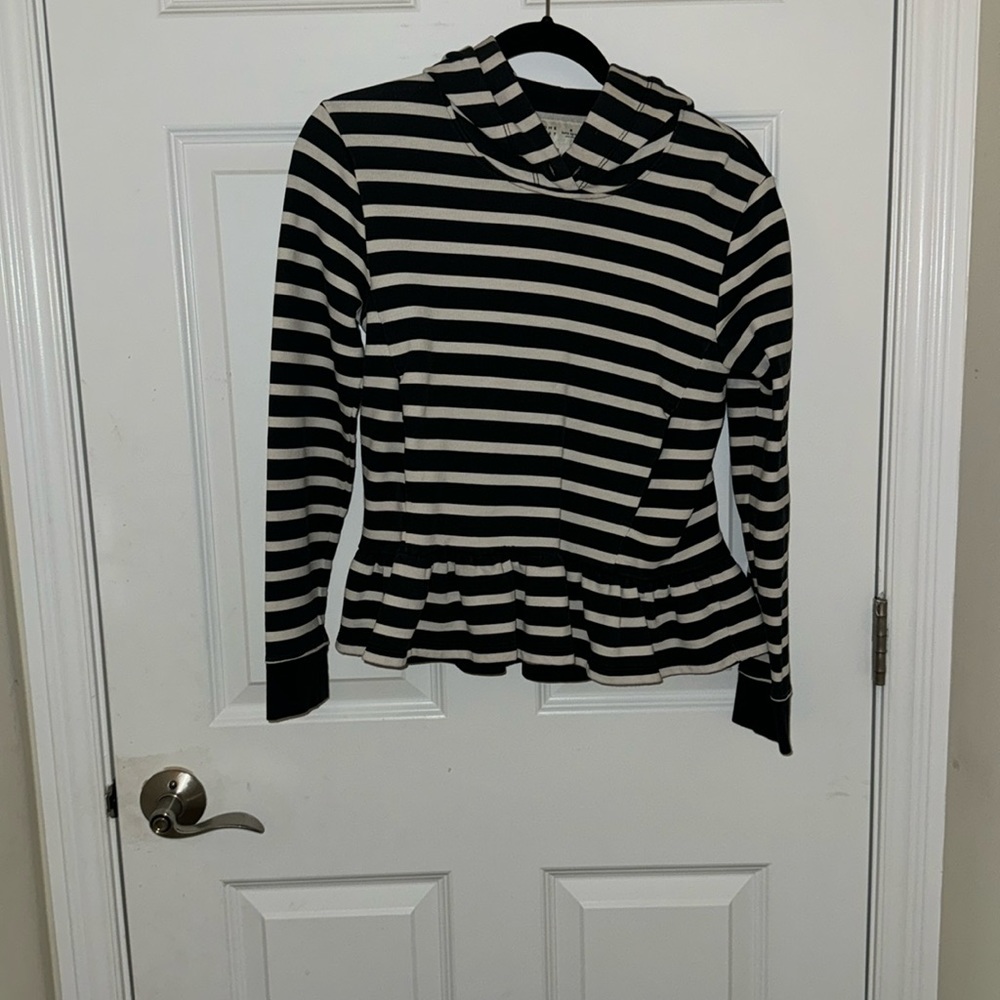 Hoodie with hood and pocket
